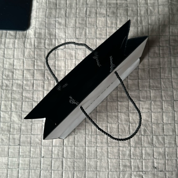 Chanel shopping bag - Picture 2 of 3